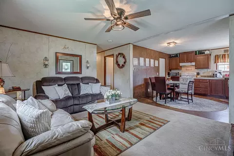 Living - 2629 Ruby Ln, Middletown, OH 45044 photo 3 of 3