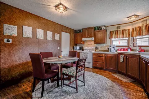 Dining - 2629 Ruby Ln, Middletown, OH 45044 photo 1 of 1