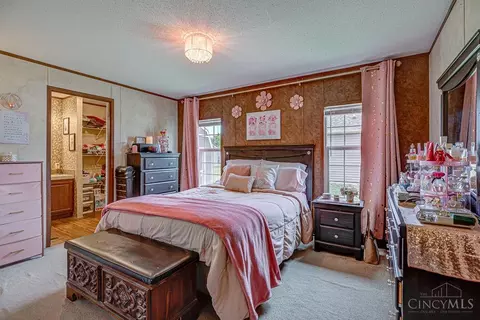 Bedroom - 2629 Ruby Ln, Middletown, OH 45044 photo 1 of 5