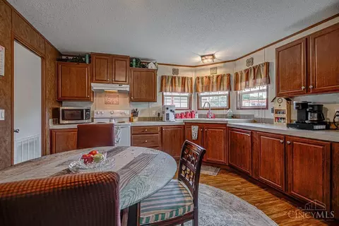 Kitchen - 2629 Ruby Ln, Middletown, OH 45044 photo 1 of 5