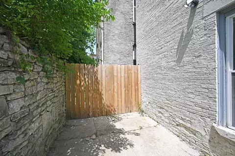 Exterior - 925 State Ave, Cincinnati, OH 45204 photo 5 of 5