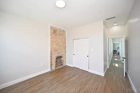 Bedroom - 925 State Ave, Cincinnati, OH 45204 photo 2 of 3