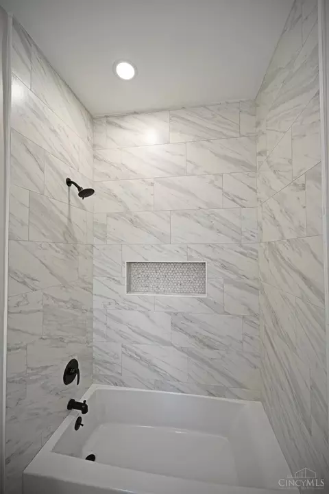 Bath - 925 State Ave, Cincinnati, OH 45204 photo 4 of 4