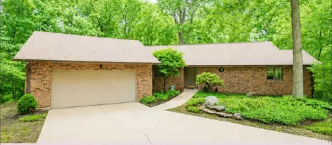 477 White Oak Dr, Oxford, OH 45056