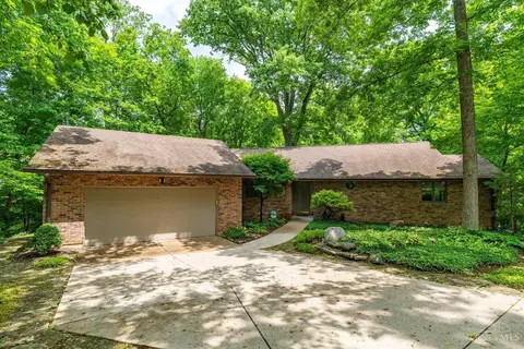 477 White Oak Dr, Oxford, OH 45056
