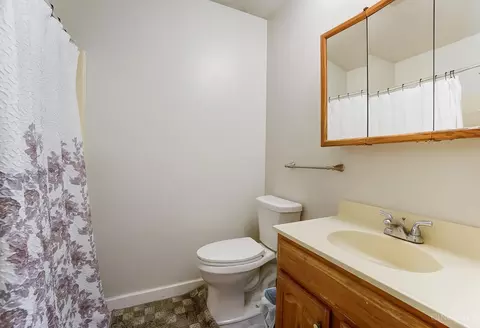 Bath - 5809 Elder St, Fairfax, OH 45227 photo 3 of 5
