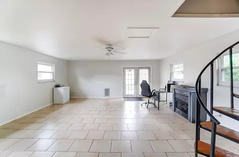 Living - 5809 Elder St, Fairfax, OH 45227 photo 1 of 5