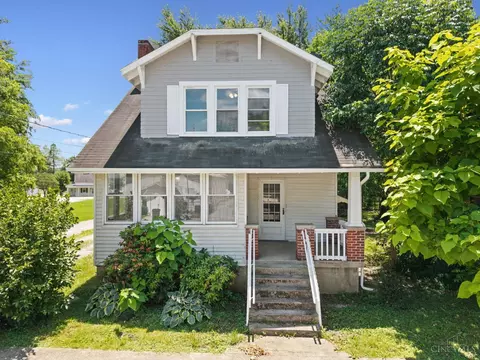 107 College Ave, Sardinia, OH 45171