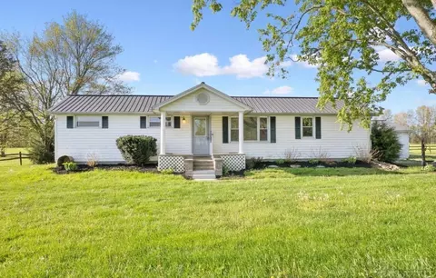 220 Greenbush Rd, Highland, OH 45154