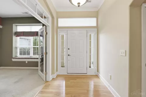 Entry Way - 3509 Macpherson Pl, Cincinnati, OH 45245 photo 2 of 6