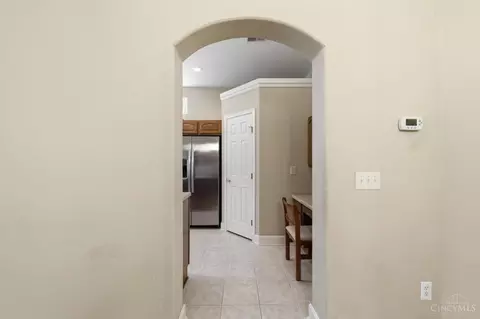 Entry Way - 3509 Macpherson Pl, Cincinnati, OH 45245 photo 4 of 6