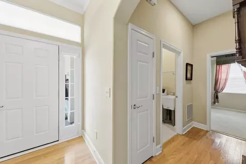 Entry Way - 3509 Macpherson Pl, Cincinnati, OH 45245 photo 3 of 6