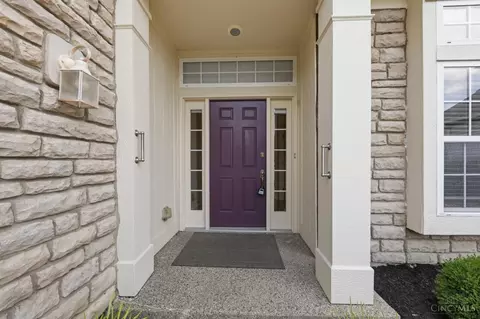 Entry Way - 3509 Macpherson Pl, Cincinnati, OH 45245 photo 1 of 6