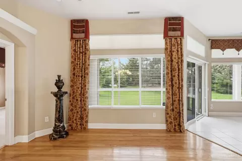 Living - 3509 Macpherson Pl, Cincinnati, OH 45245 photo 5 of 5
