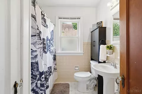 Bath - 1897 Springdale Rd, Cincinnati, OH 45231 photo 1 of 3