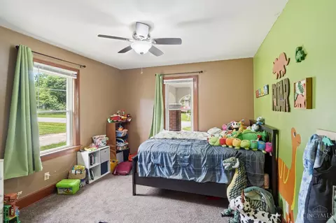 Bedroom - 1897 Springdale Rd, Cincinnati, OH 45231 photo 4 of 6