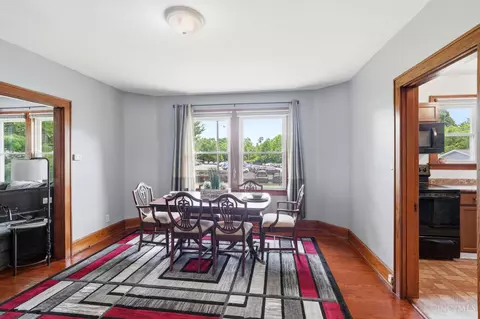 Dining - 1897 Springdale Rd, Cincinnati, OH 45231 photo 3 of 3