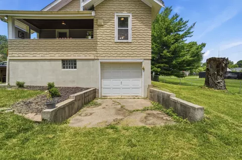 Exterior - 1897 Springdale Rd, Cincinnati, OH 45231 photo 6 of 15