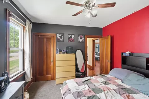 Bedroom - 1897 Springdale Rd, Cincinnati, OH 45231 photo 2 of 6