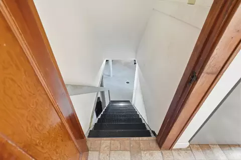 Entry Way - 1897 Springdale Rd, Cincinnati, OH 45231 photo 5 of 5