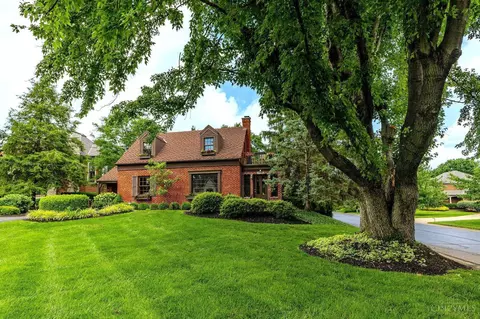 9844 Zig Zag Rd, Montgomery, OH 45242