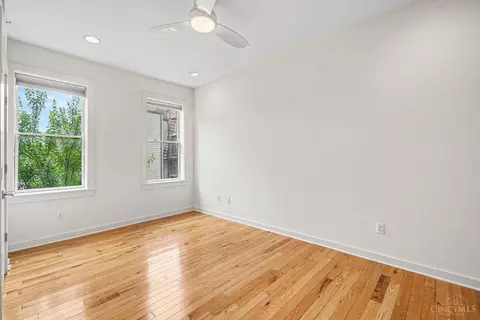 Bedroom - 1509 Pleasant St, Cincinnati, OH 45202 photo 1 of 5