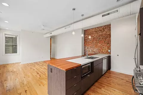 Kitchen - 1509 Pleasant St, Cincinnati, OH 45202 photo 1 of 3