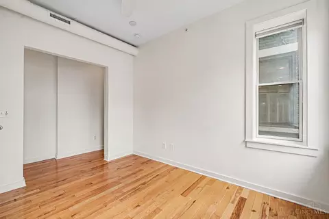 Bedroom - 1509 Pleasant St, Cincinnati, OH 45202 photo 5 of 5