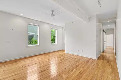 Living - 1509 Pleasant St, Cincinnati, OH 45202 photo 1 of 3