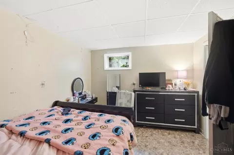 Bedroom - 3433 Reading Rd, Cincinnati, OH 45229 photo 7 of 8
