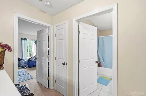 Entry Way - 3433 Reading Rd, Cincinnati, OH 45229 photo 5 of 6