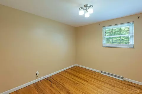 Bedroom - 567 Lang Rd, Cincinnati, OH 45244 photo 1 of 5