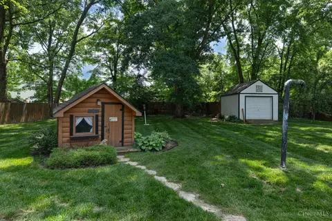 Exterior - 567 Lang Rd, Cincinnati, OH 45244 photo 5 of 10