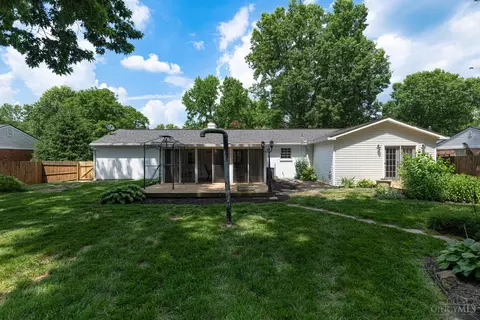 Exterior - 567 Lang Rd, Cincinnati, OH 45244 photo 9 of 10