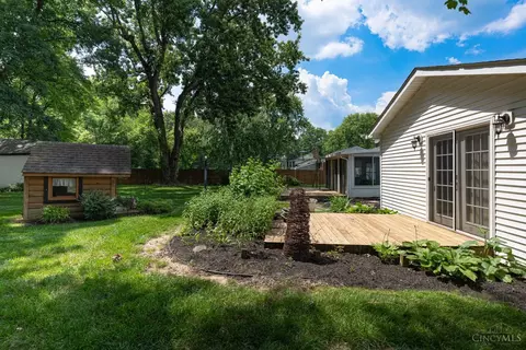 Exterior - 567 Lang Rd, Cincinnati, OH 45244 photo 6 of 10