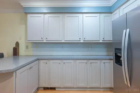 Kitchen - 567 Lang Rd, Cincinnati, OH 45244 photo 5 of 5