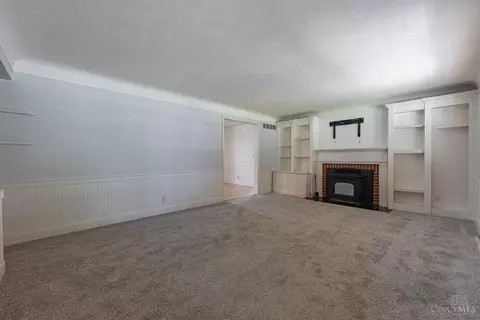 Living - 567 Lang Rd, Cincinnati, OH 45244 photo 1 of 3