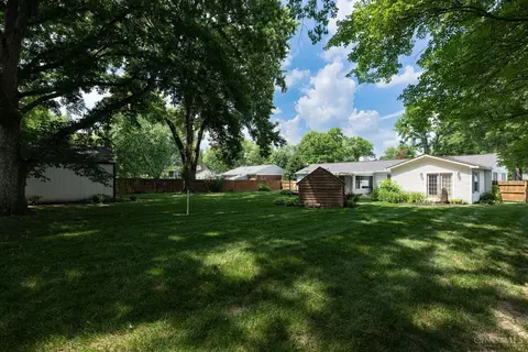 Exterior - 567 Lang Rd, Cincinnati, OH 45244 photo 7 of 10