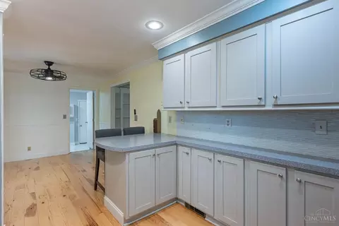 Kitchen - 567 Lang Rd, Cincinnati, OH 45244 photo 4 of 5