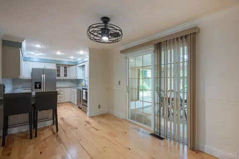 Dining - 567 Lang Rd, Cincinnati, OH 45244 photo 1 of 2