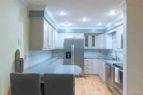 Kitchen - 567 Lang Rd, Cincinnati, OH 45244 photo 1 of 5