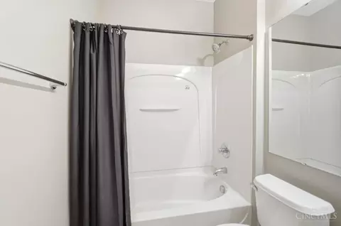 Bath - 7462 Bridge Point Dr, Cincinnati, OH 45248 photo 4 of 5