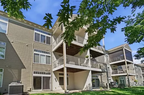 Exterior - 7462 Bridge Point Dr, Cincinnati, OH 45248 photo 4 of 6