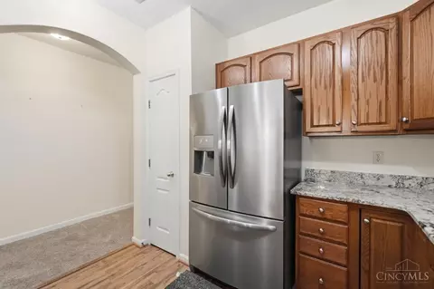 Entry Way - 7462 Bridge Point Dr, Cincinnati, OH 45248 photo 5 of 7
