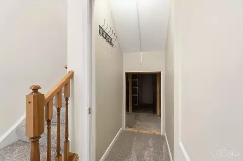 Entry Way - 7462 Bridge Point Dr, Cincinnati, OH 45248 photo 7 of 7