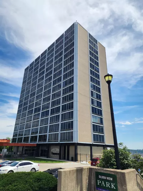 810 Matson Pl, Cincinnati, OH 45204