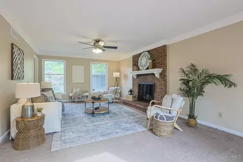Living - 3020 Cooperhill Dr, Evendale, OH 45241 photo 3 of 4
