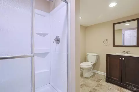 Bath - 3020 Cooperhill Dr, Evendale, OH 45241 photo 6 of 6