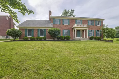 3020 Cooperhill Dr, Evendale, OH 45241
