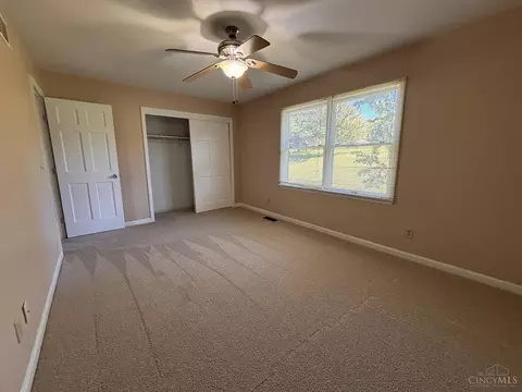 Bedroom - 3020 Cooperhill Dr, Evendale, OH 45241 photo 6 of 9